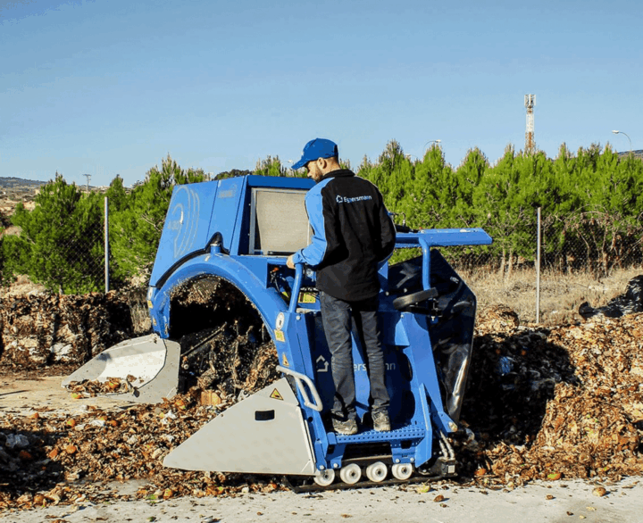 Eggersmann BACKHUS A 30 - Windrow Turner