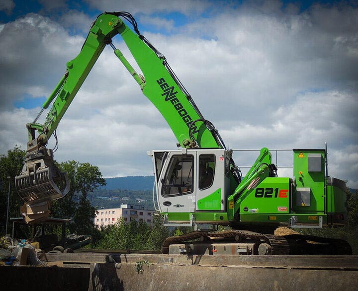 Sennebogen 821R Crawler - Waste Handlers