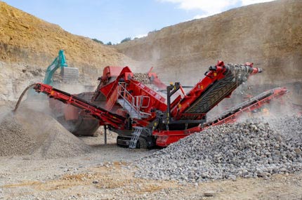 Terex Finlay 883 TS in operation
