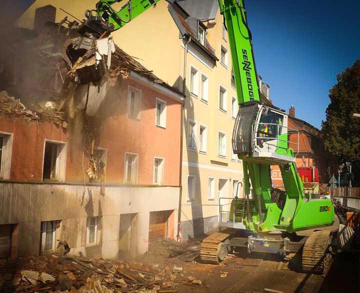 Sennebogen 830E Demolition - High-Reach Demolition