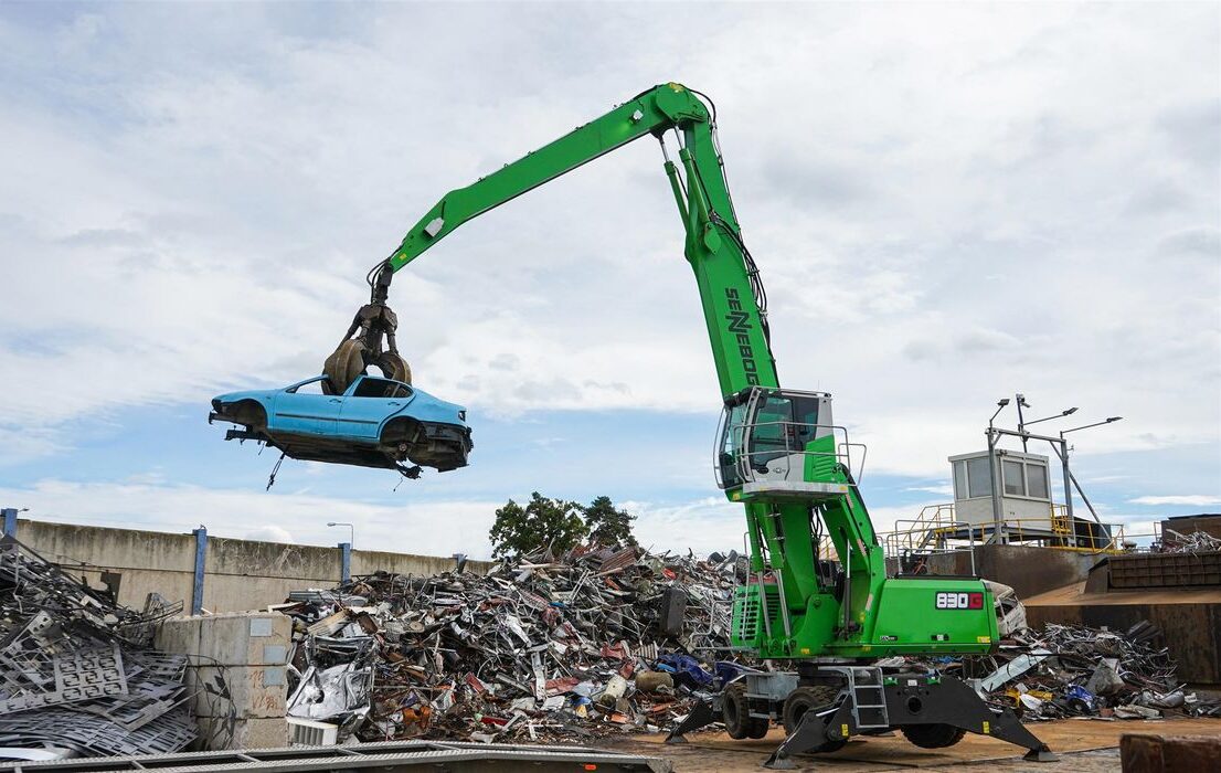 Sennebogen 830G Scrap Handler - Molson Scotland