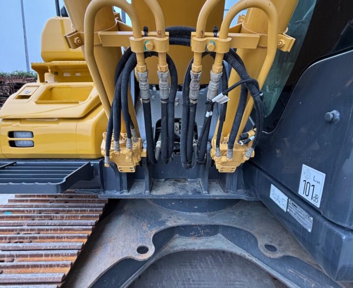 Kobelco SK130LC-11 - Crawler Excavators