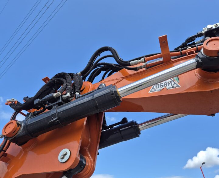 Hitachi ZX85USBR-6 2PB - Mini Excavators