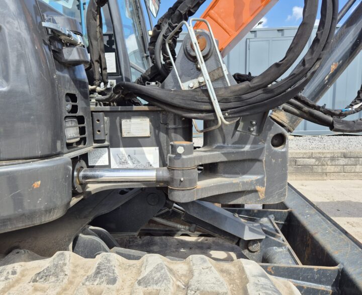 Hitachi ZX85USBR-6 2PB - Mini Excavators