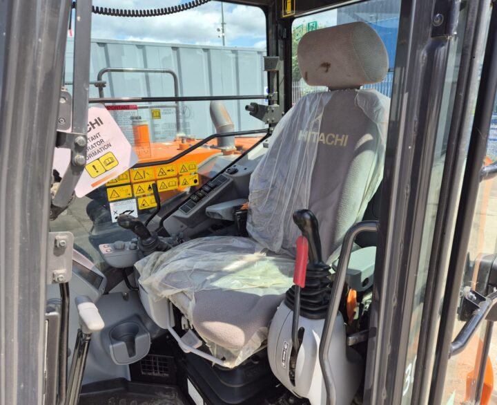 Hitachi ZX85USBR-6 2PB - Mini Excavators