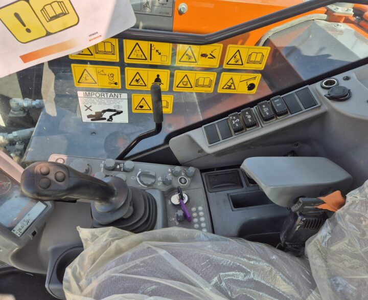 Hitachi ZX85USBR-6 2PB - Mini Excavators