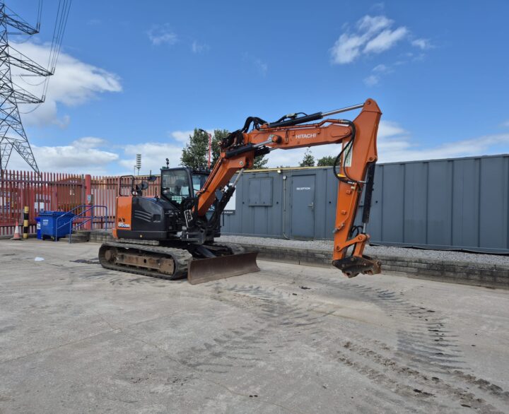 Hitachi ZX85USBR-6 2PB - Mini Excavators