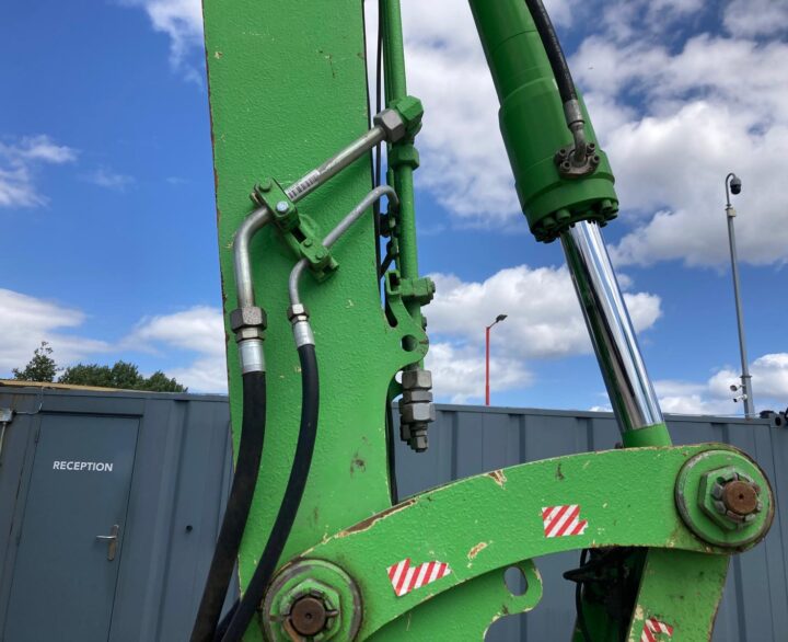 Sennebogen 817E - Material Handlers