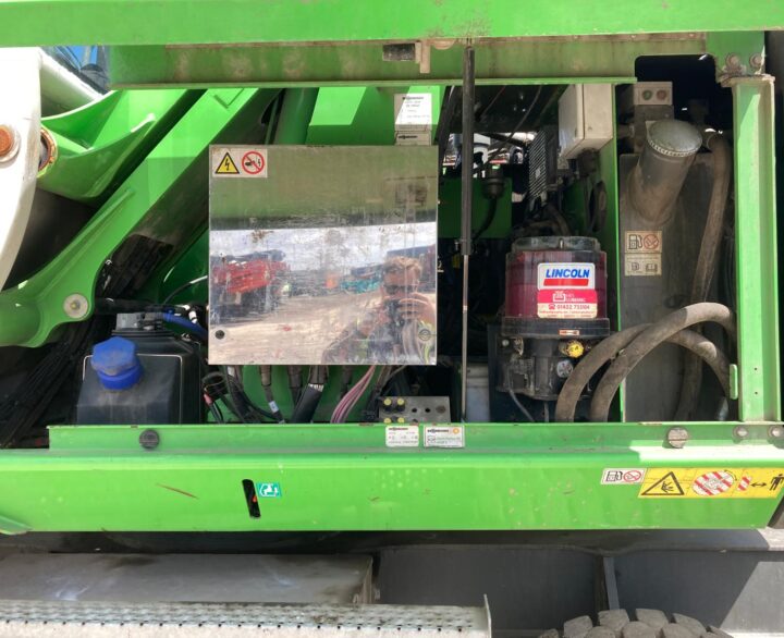 Sennebogen 817E - Material Handlers