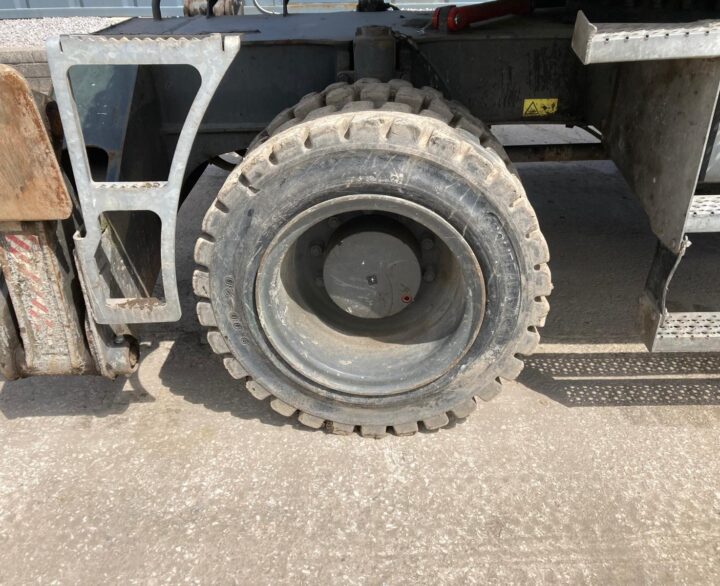 Sennebogen 817E - Material Handlers