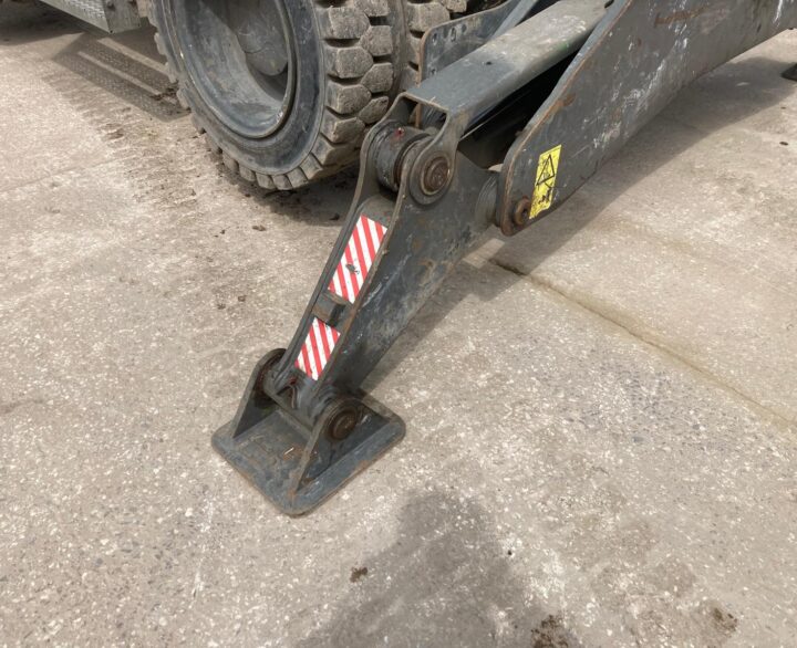 Sennebogen 817E - Material Handlers