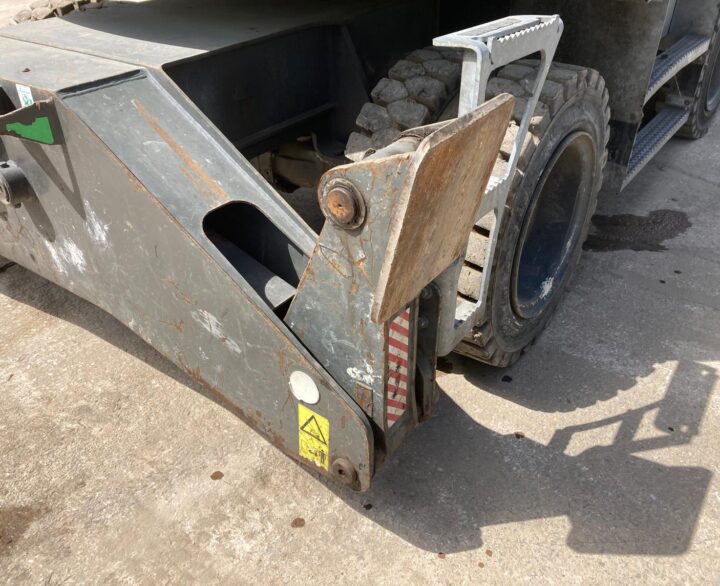 Sennebogen 817E - Material Handlers