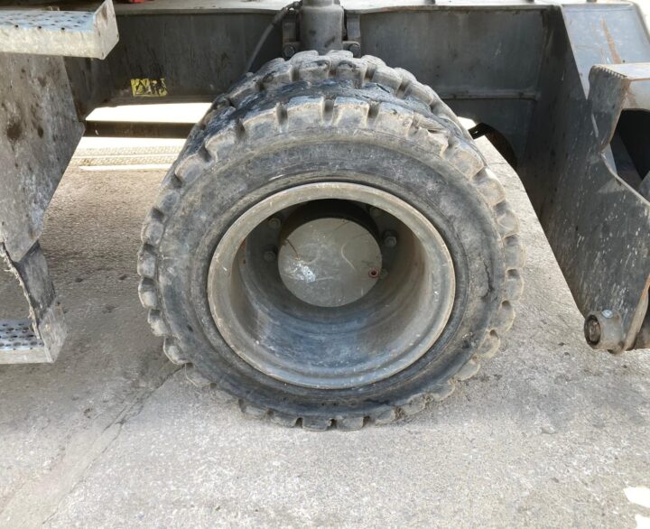 Sennebogen 817E - Material Handlers