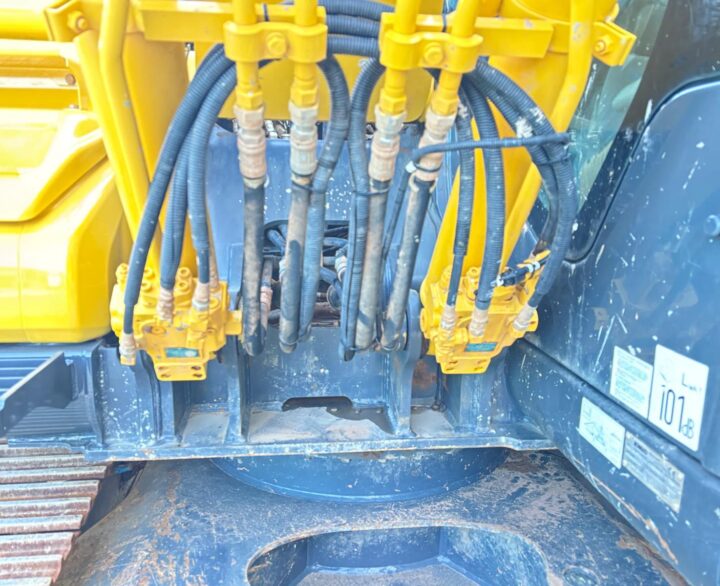 Kobelco SK130LC-11 - Crawler Excavators