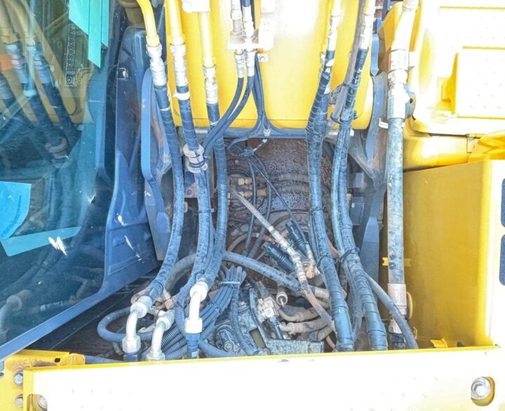 Kobelco SK130LC-11 - Crawler Excavators