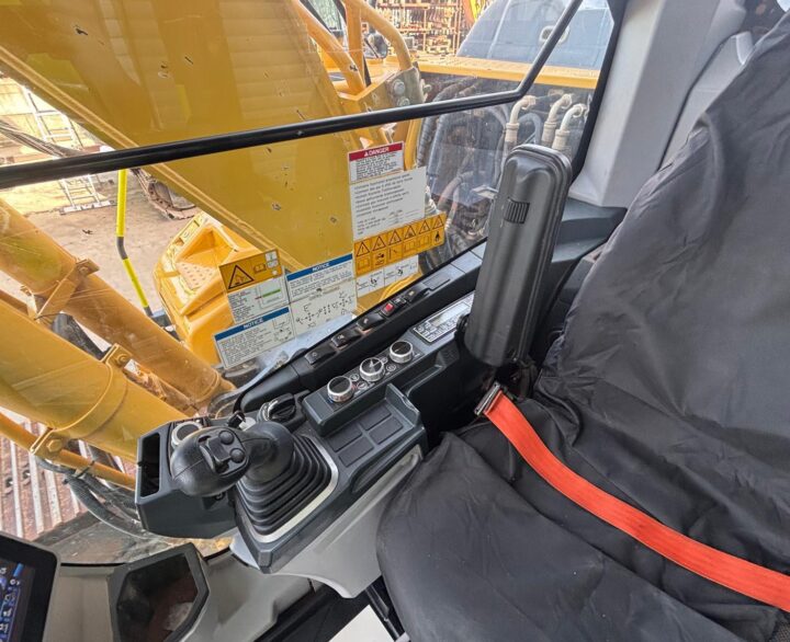 Kobelco SK130LC-11 - Crawler Excavators