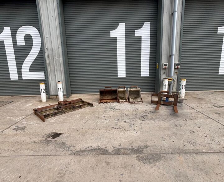 Buckets and Attachment Set