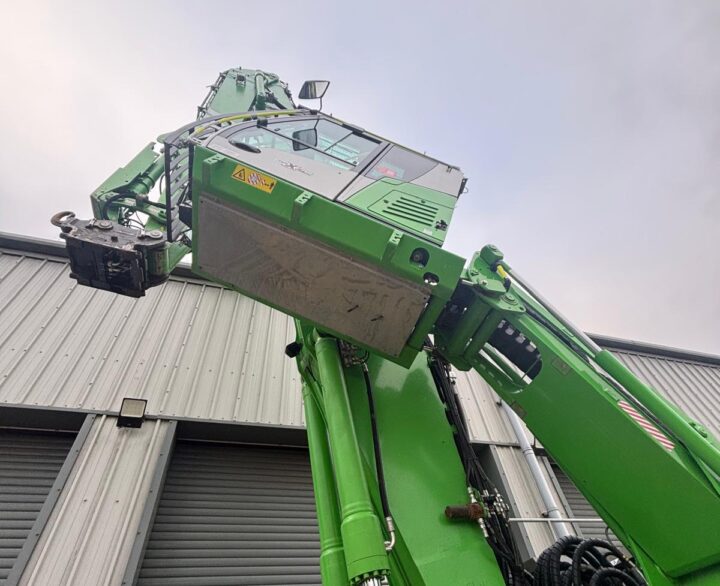 Sennebogen 830R - Crawler Excavators