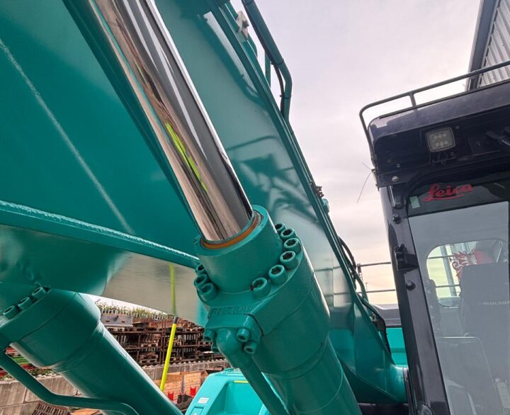 Kobelco SK210 LC-11 - Crawler Excavators
