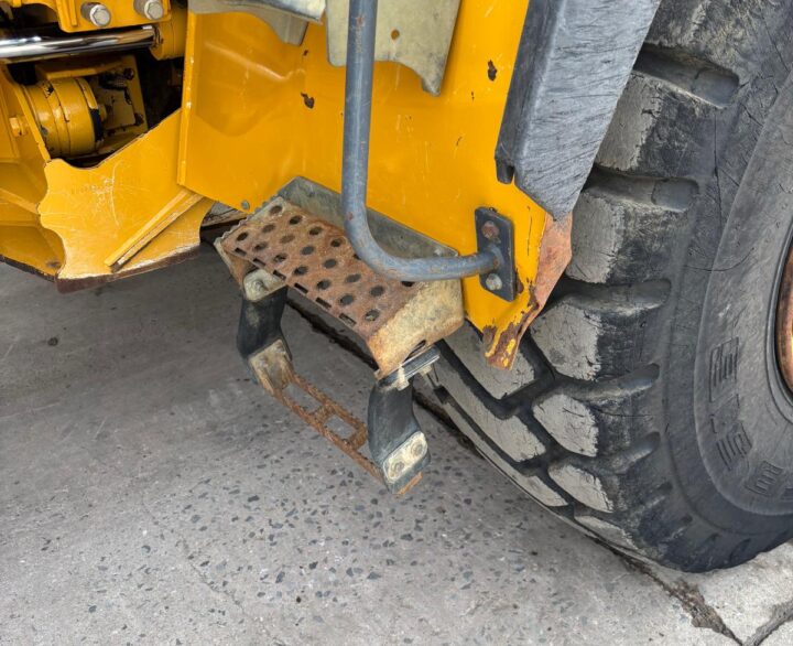 Bell B25E - Articulated Dump Trucks