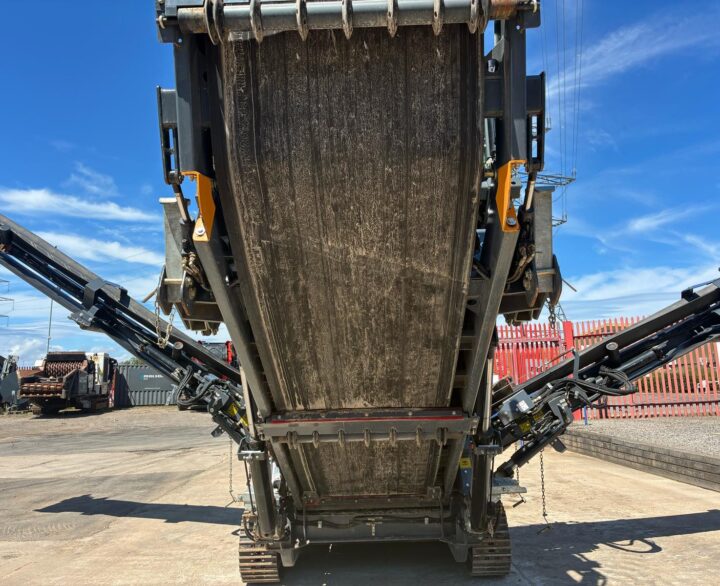EvoQuip Falcon 820 Ex Demo - Used Screeners