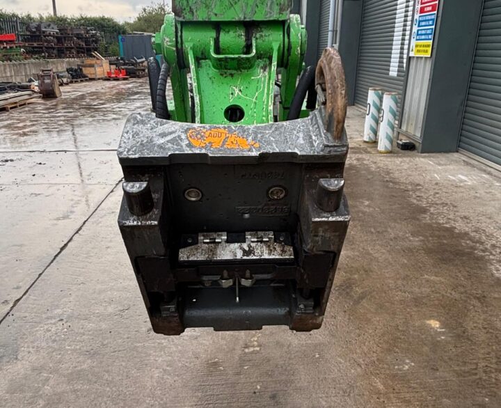 Sennebogen 830R - Crawler Excavators