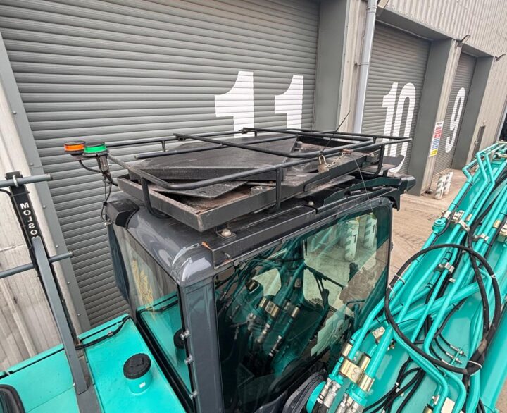 Kobelco SK210 LC-11 - Crawler Excavators
