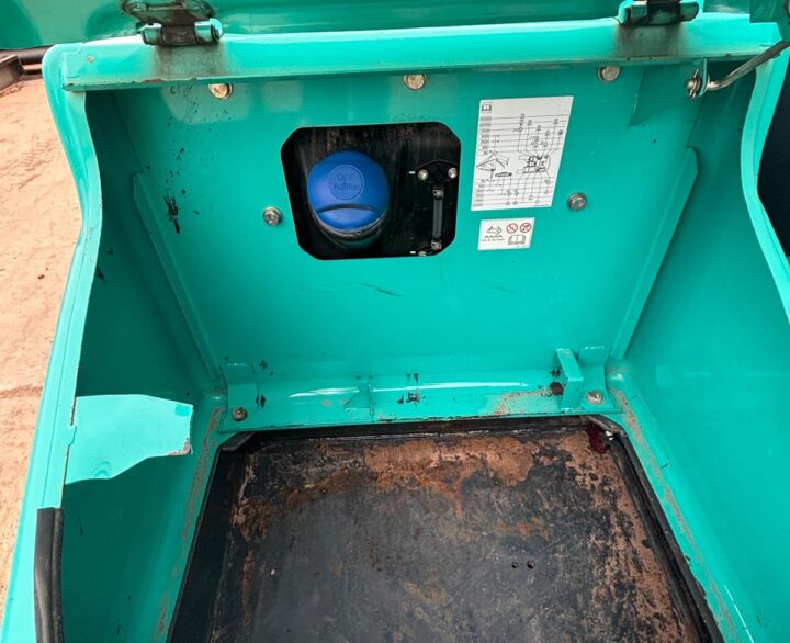 Kobelco SK210 LC-11 - Crawler Excavators