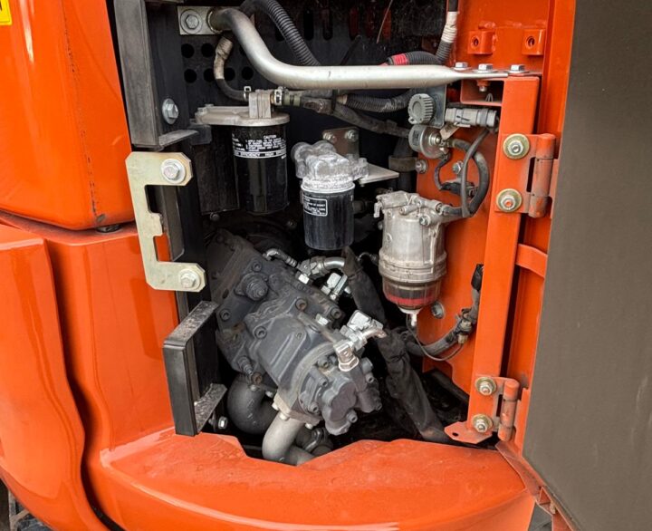 Hitachi ZX85USBR-6 2PB - Mini Excavators