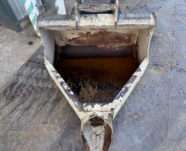 BMC Concrete Pouring Bucket - Attachments