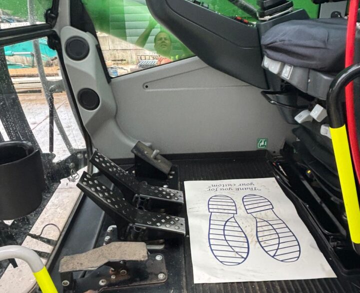 Sennebogen 830R - Crawler Excavators
