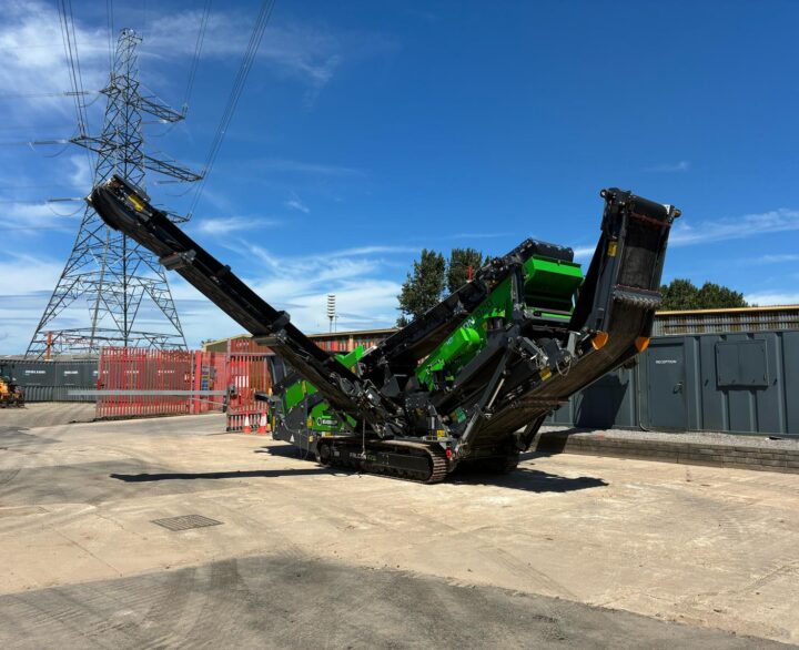 EvoQuip Falcon 820 Ex Demo - Used Screeners