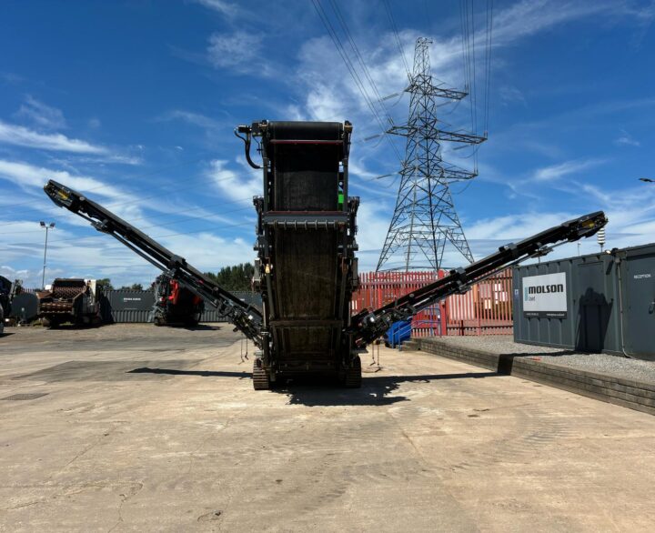 EvoQuip Falcon 820 Ex Demo - Used Screeners