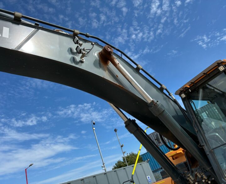 Hyundai HX330 - Crawler Excavators