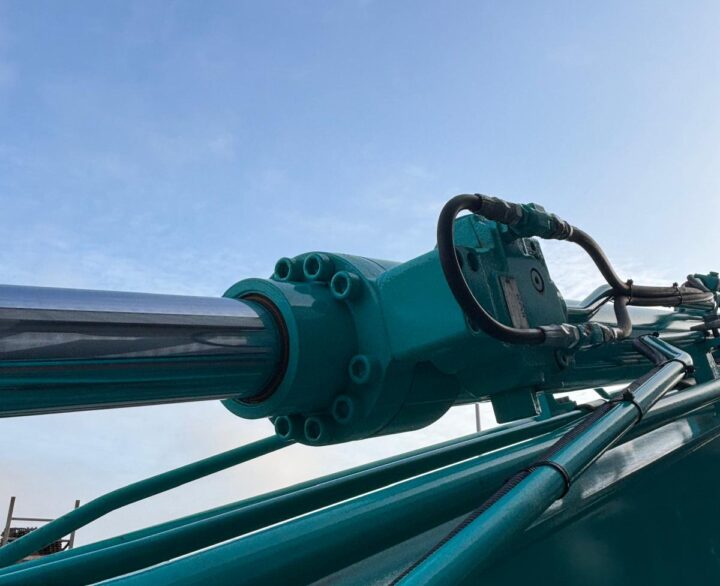 Kobelco SK130LC-11 - Crawler Excavators
