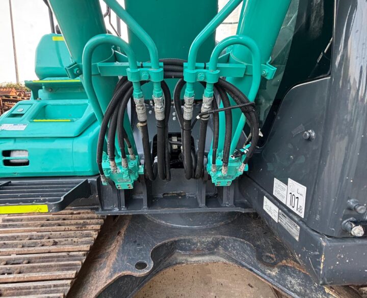 Kobelco SK130LC-11 - Crawler Excavators