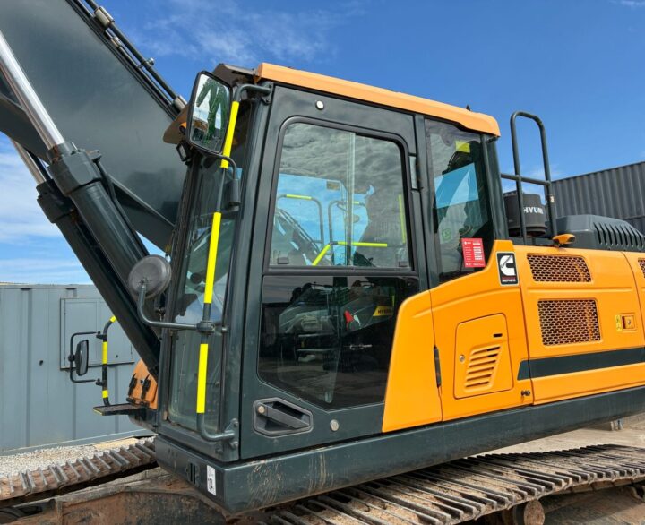 Hyundai HX330 - Crawler Excavators