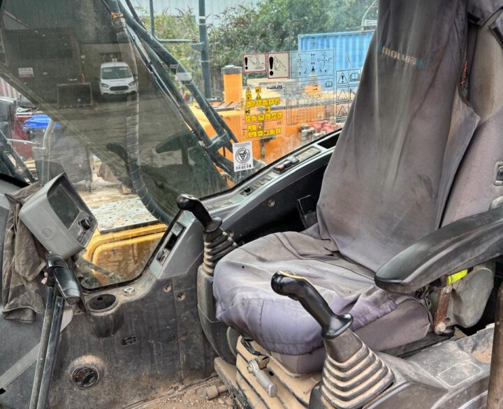Hyundai R140LC-9 - Crawler Excavators