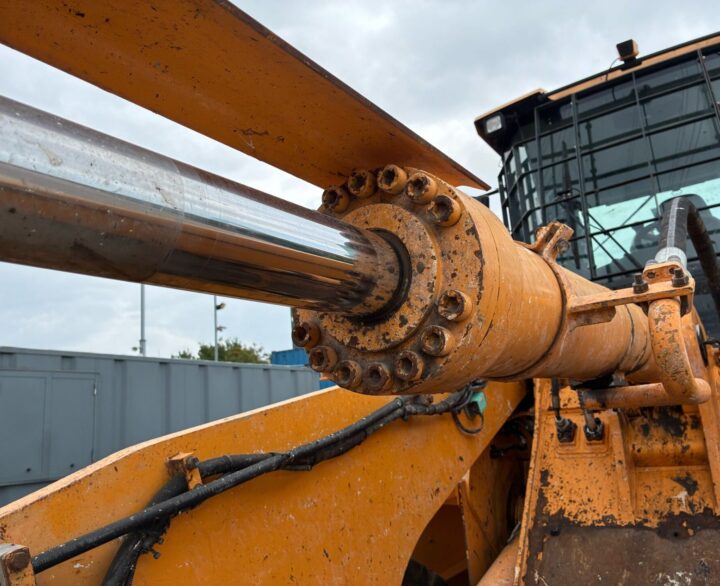Hyundai HL960HDXT - Used Wheel Loaders