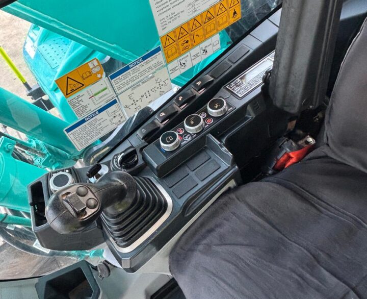 Kobelco SK130LC-11 - Crawler Excavators