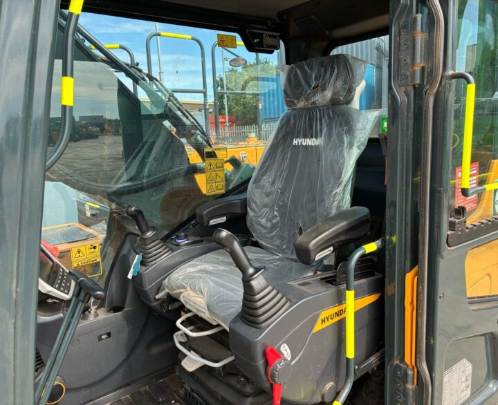 Hyundai HX330 - Crawler Excavators