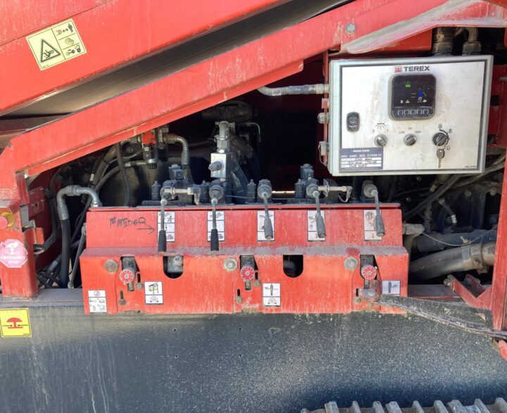 Finlay 694+ 3 Deck - Used Screeners