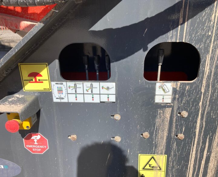 Finlay 694+ 3 Deck - Used Screeners