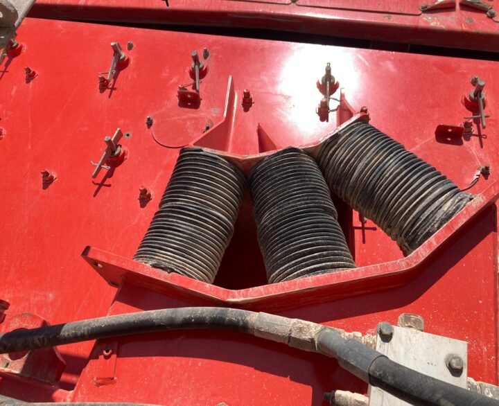 Finlay 694+ 3 Deck - Used Screeners