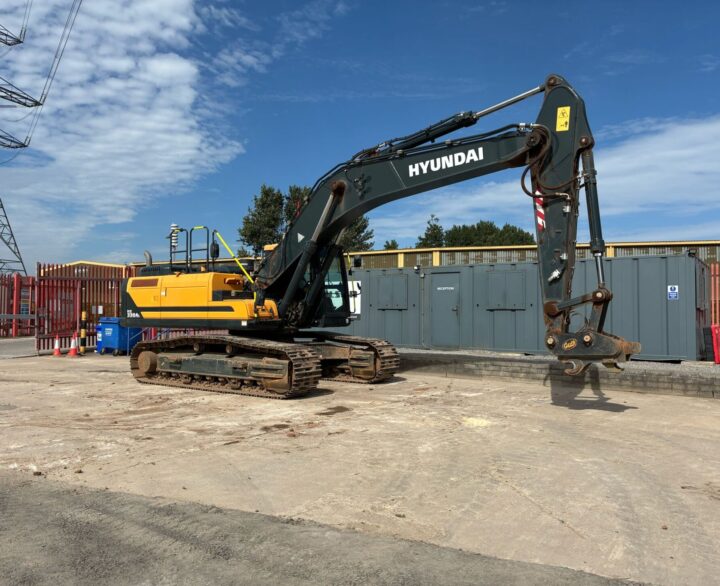 Hyundai HX330 - Crawler Excavators