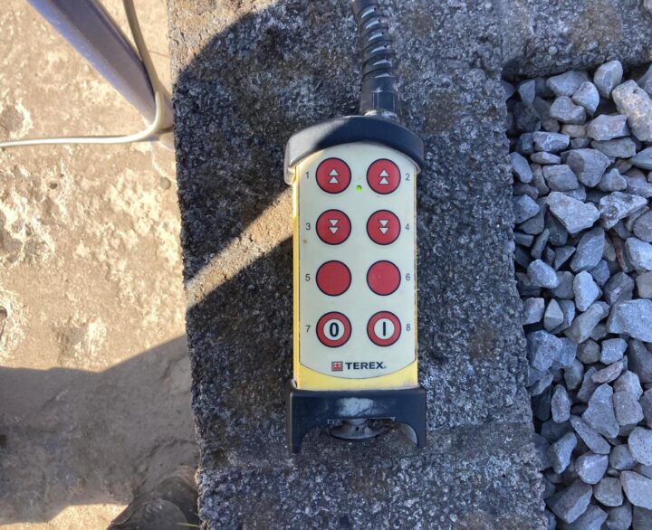 Finlay 694+ 3 Deck - Used Screeners