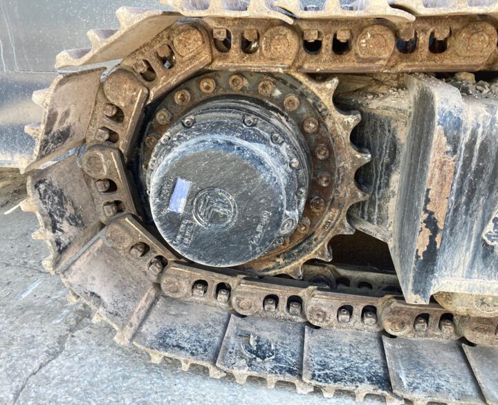 Finlay 694+ 3 Deck - Used Screeners