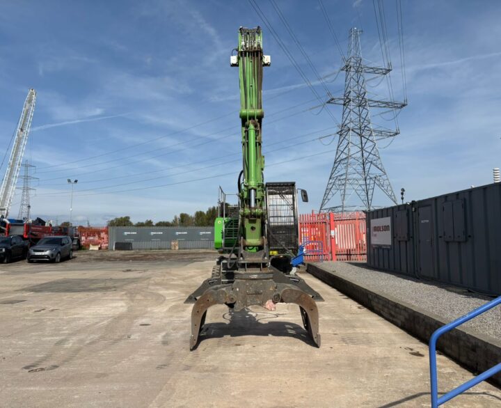 Sennebogen 821E - Material Handlers