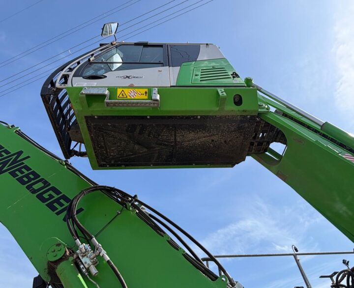 Sennebogen 821E - Material Handlers