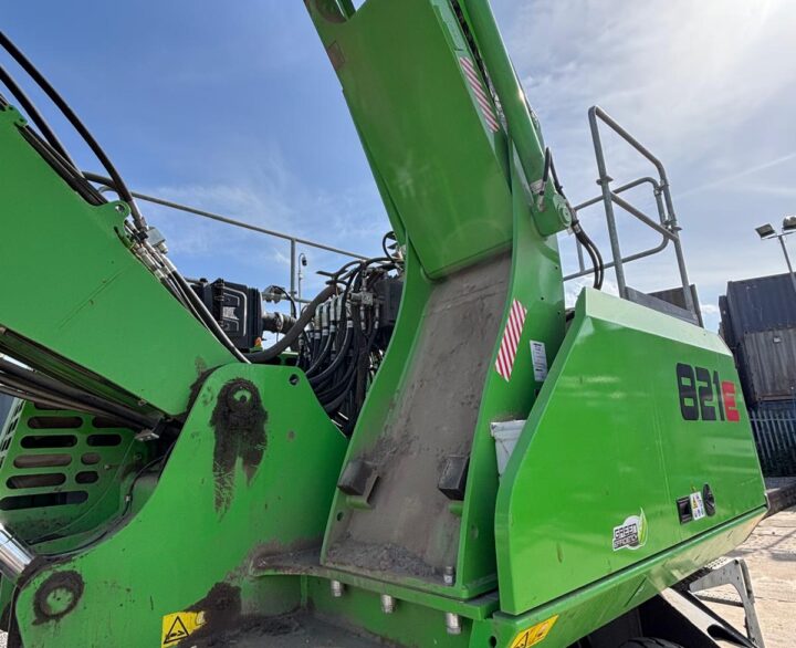 Sennebogen 821E - Material Handlers